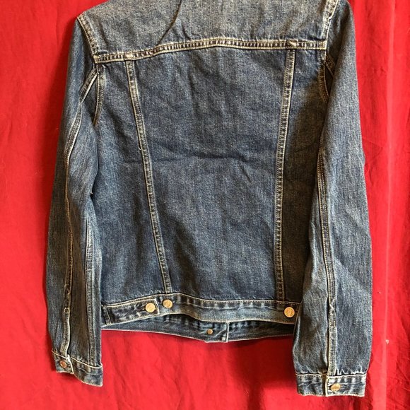 GAP WOMAN' S CLASSIC DENIM JEAN JACKET SIZE SMALL NEW WITH TAGS - Picture 13 of 15